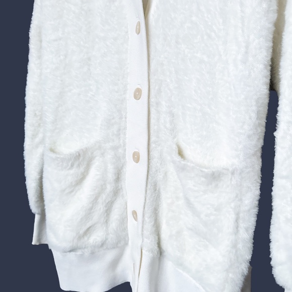 Aritizia Sunday Best Kitten Cardigan - Picture 4 of 5